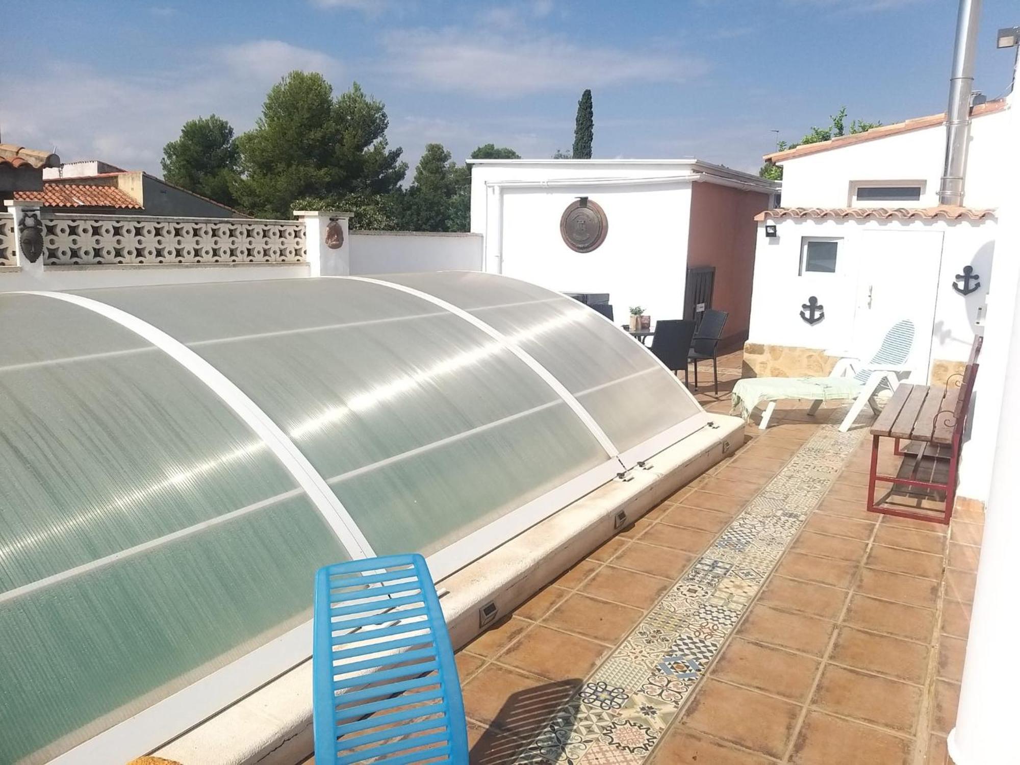 Tiny House Hotel La Pobla de Vallbona Bagian luar foto